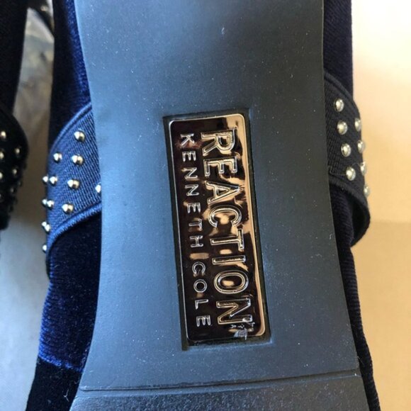 EUC Kenneth Cole Reaction Navy Velvet Studded Flats - Picture 2 of 3